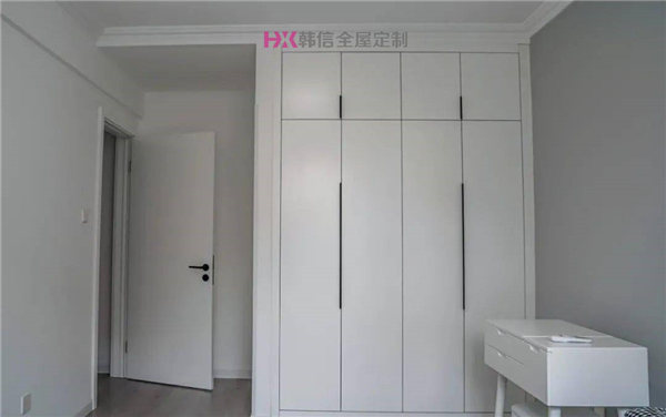 卧室衣柜怎么设计节省空间?-南京定制整体衣柜品牌[韩信全屋定制]